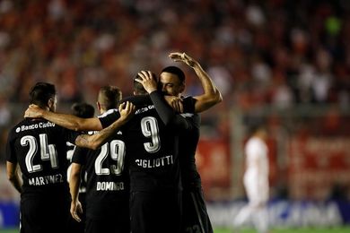 Independiente derrotó a Racing y San Lorenzo con Unión quedaron como escoltas Independiente derrotó a Racing y San Lorenzo con Unión quedaron como escoltas