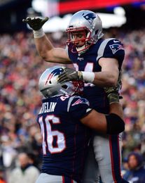 35-17. Ante los Dolphins, Brady manda cuatro pases de anotación y los Patriots siguen ganando 35-17. Ante los Dolphins, Brady manda cuatro pases de anotación y los Patriots siguen ganando