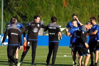 Un pique en el partidillo pone fin anticipadamente a la sesión del Dépor Un pique en el partidillo pone fin anticipadamente a la sesión del Dépor