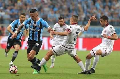 Lanús y Gremio, que ganó 1-0 en la ida, definen al mejor equipo de América Lanús y Gremio, que ganó 1-0 en la ida, definen al mejor equipo de América