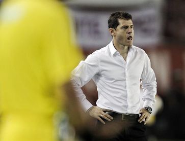 Cuenca anuncia la salida del técnico argentino Schurrer, que va al Independiente del Valle Cuenca anuncia la salida del técnico argentino Schurrer, que va al Independiente del Valle