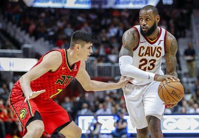 114-121. Ante los Hawks, James y Love ayudan a los Cavaliers con su décimo triunfo consecutivo 114-121. Ante los Hawks, James y Love ayudan a los Cavaliers con su décimo triunfo consecutivo