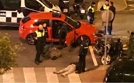 Tres personas detenidas por causar destrozos en el barrio de La Laguna Tres personas detenidas por causar destrozos en el barrio de La Laguna