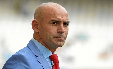 Jémez: "Si le digo a mi mujer que me voy otra vez me da una patada en el culo" Jémez: "Si le digo a mi mujer que me voy otra vez me da una patada en el culo"