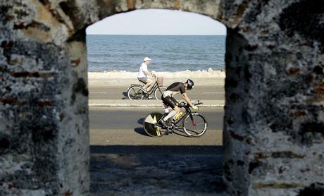 La colombiana Castillo y el estadounidense Collington ganan el Ironman Cartagena 70.3 La colombiana Castillo y el estadounidense Collington ganan el Ironman Cartagena 70.3