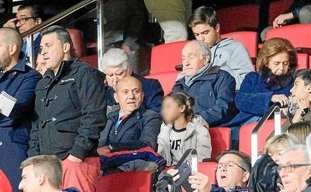 José María del Nido, viendo el Sevilla-Deportivo en la Sánchez-Pizjuán. José María del Nido, viendo el Sevilla-Deportivo en la Sánchez-Pizjuán.