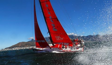 El VO65 ´Mapfre´ español puesto de nuevo en el agua El VO65 ´Mapfre´ español puesto de nuevo en el agua
