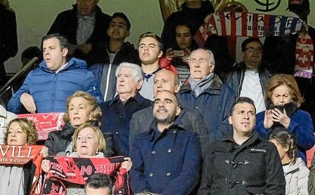 José María del Nido, en su asiento de abonado en el Sánchez-Pizjuán. José María del Nido, en su asiento de abonado en el Sánchez-Pizjuán.