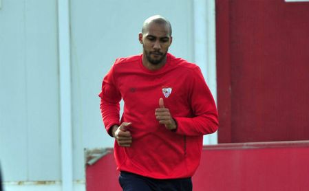 Castro: "Que a nadie se le olvide que Nzonzi es jugador del Sevilla" Castro: "Que a nadie se le olvide que Nzonzi es jugador del Sevilla"