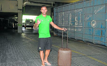 Rubén está entre la espada y la pared Rubén está entre la espada y la pared