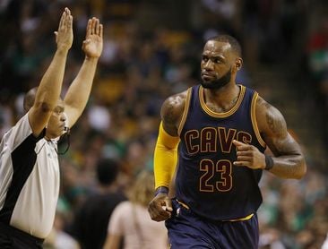 101-95. James se acerca al triple-doble en el triunfo de los Cavaliers 101-95. James se acerca al triple-doble en el triunfo de los Cavaliers