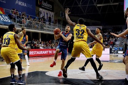 83-77. El Andorra vence al FIAT Turín y se mantiene vivo en la Eurocopa 83-77. El Andorra vence al FIAT Turín y se mantiene vivo en la Eurocopa