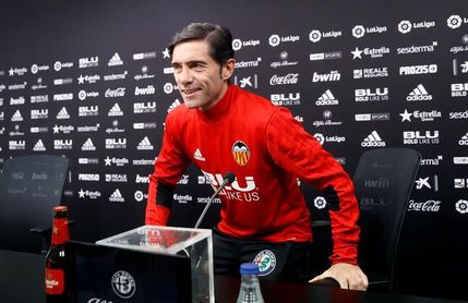 Garay será baja ante el Celta y Soler estará a disposición de Marcelino Garay será baja ante el Celta y Soler estará a disposición de Marcelino