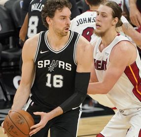 Pau Gasol: "No jugamos bien, pero encontramos la manera de ganar" Pau Gasol: "No jugamos bien, pero encontramos la manera de ganar"