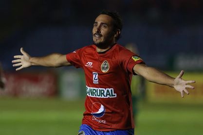 2-1. El mexicano Kamiani ayuda al Municipal a llegar con ventaja a Petapa 2-1. El mexicano Kamiani ayuda al Municipal a llegar con ventaja a Petapa
