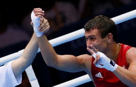 Lomachenko y Rigondeaux no tienen problema con el peso para la pelea por el título superpluma de la OMB Lomachenko y Rigondeaux no tienen problema con el peso para la pelea por el título superpluma de la OMB