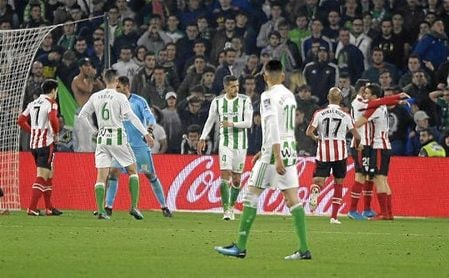 Los jugadores del Athletic celebran el 0-2 de Feddal en propia puerta. Los jugadores del Athletic celebran el 0-2 de Feddal en propia puerta.