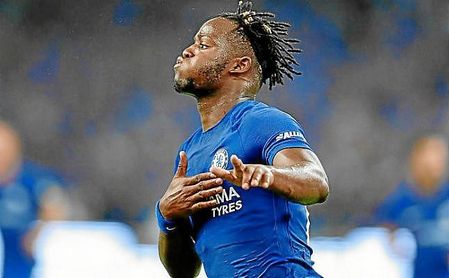 Batshuayi vería con buenos ojos llegar al Sevilla como cedido. Batshuayi vería con buenos ojos llegar al Sevilla como cedido.