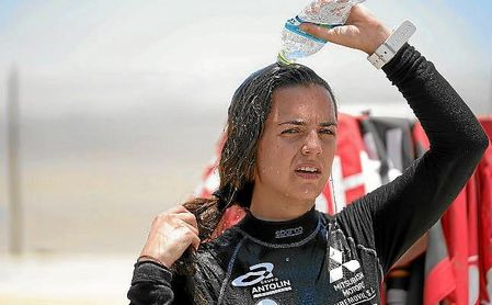 Cristina Gutiérrez, tres etapas sin apenas dormir y a base de agua y plátanos. Cristina Gutiérrez, tres etapas sin apenas dormir y a base de agua y plátanos.