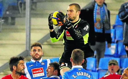 Pau López, 'castigado' tras el buen partido de Diego López Pau López, 'castigado' tras el buen partido de Diego López