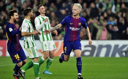 El gesto de Rakitic que aplaudió el Villamarín El gesto de Rakitic que aplaudió el Villamarín
