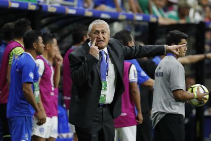 El colombiano Lara lamenta su despido y dice que su corazón queda en El Salvador El colombiano Lara lamenta su despido y dice que su corazón queda en El Salvador