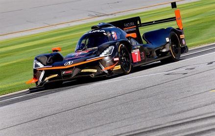 Latinoamericanos, liderados por Castroneves y Fitipaldi, se exhiben en Daytona Latinoamericanos, liderados por Castroneves y Fitipaldi, se exhiben en Daytona