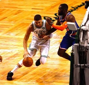 103-73. Rozier sustituye a Irving con triple-doble; Celtics arrollan a Knicks 103-73. Rozier sustituye a Irving con triple-doble; Celtics arrollan a Knicks