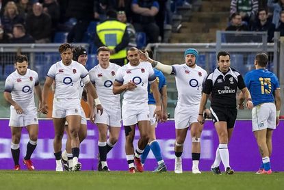 Inglaterra arranca su defensa del título con un triunfo en Italia (15-46) Inglaterra arranca su defensa del título con un triunfo en Italia (15-46)
