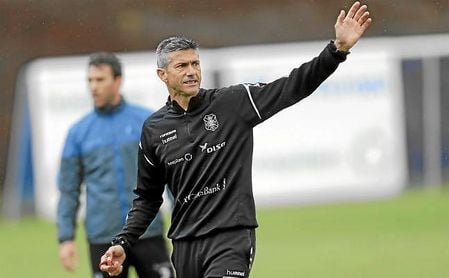 Martí ha sido destituido hoy como técnico del Tenerife. Martí ha sido destituido hoy como técnico del Tenerife.