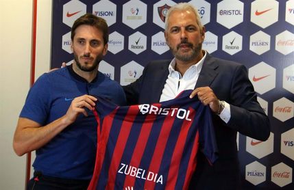El argentino Zubeldía llega a Paraguay para "disfrutar de Cerro Porteño" El argentino Zubeldía llega a Paraguay para "disfrutar de Cerro Porteño"