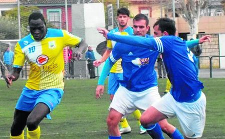 Cissé (izquierda) ha irrumpido con fuerza en el Guadalquivir, con 3 goles en 4 partidos. Cissé (izquierda) ha irrumpido con fuerza en el Guadalquivir, con 3 goles en 4 partidos.