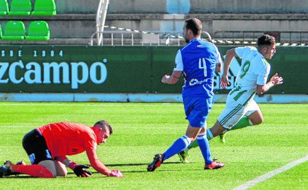 Aitor Ruibal, autor del gol ante el Melilla, volverá a ser una referencia en ataque del Betis Deportivo. Aitor Ruibal, autor del gol ante el Melilla, volverá a ser una referencia en ataque del Betis Deportivo.
