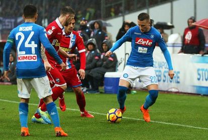 El Nápoles no falla y prolonga el pulso por el título con el Juventus El Nápoles no falla y prolonga el pulso por el título con el Juventus