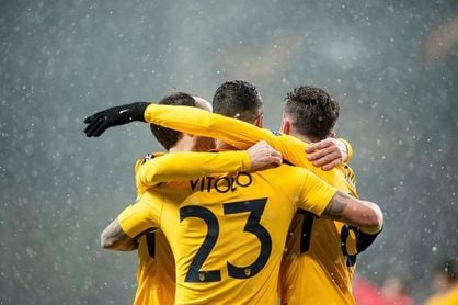 Atlético, Arsenal y Milan, a sellar pase; Nápoles al borde del k.o. Atlético, Arsenal y Milan, a sellar pase; Nápoles al borde del k.o.