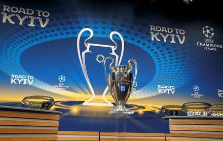 Partidos a las 18.55 y 21.00 horas y 26 equipos directos a la fase de grupos Partidos a las 18.55 y 21.00 horas y 26 equipos directos a la fase de grupos