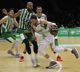 86-81. El Betis cede al Joventut el farolillo rojo 86-81. El Betis cede al Joventut el farolillo rojo
