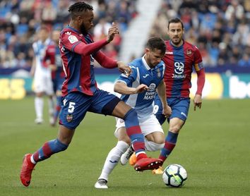 Doukouré sufre un esguince en la rodilla izquierda Doukouré sufre un esguince en la rodilla izquierda