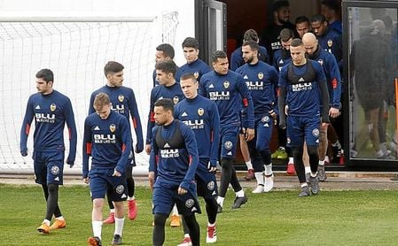 Marcelino no puede contar con Santi Mina. Marcelino no puede contar con Santi Mina.