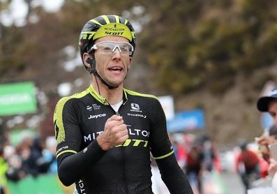 El británico Simon Yates se hace con la etapa y el liderato El británico Simon Yates se hace con la etapa y el liderato