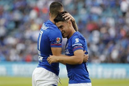 Con goles de sudamericanos y españoles, el Cruz Azul golea al Pachuca Con goles de sudamericanos y españoles, el Cruz Azul golea al Pachuca