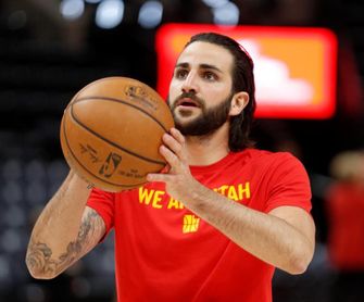Rubio muestra su condición de líder y pone a los Jazz más cerca de los playoffs Rubio muestra su condición de líder y pone a los Jazz más cerca de los playoffs
