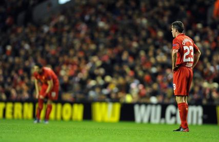 Sky suspende a Carragher hasta final de temporada tras su escupitajo a una niña Sky suspende a Carragher hasta final de temporada tras su escupitajo a una niña