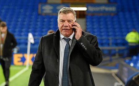 Allardyce fue quien se llevó a Nzonzi a la Premier League. Allardyce fue quien se llevó a Nzonzi a la Premier League.