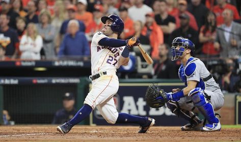Los Astros ofrecen a José Altuve una extensión de contrato por cinco años y 150 millones de dólares Los Astros ofrecen a José Altuve una extensión de contrato por cinco años y 150 millones de dólares