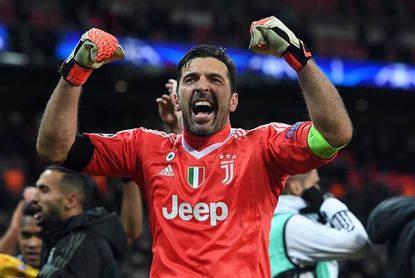 Buffon entra en la lista de Italia para amistosos con Argentina e Inglaterra Buffon entra en la lista de Italia para amistosos con Argentina e Inglaterra