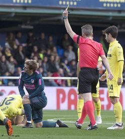 0-1. El Atlético se adelanta gracias a un polémico penalti a Griezmann 0-1. El Atlético se adelanta gracias a un polémico penalti a Griezmann