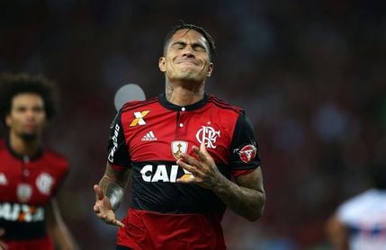 El peruano Paolo Guerrero es recibido con abrazos a su regreso al Flamengo El peruano Paolo Guerrero es recibido con abrazos a su regreso al Flamengo
