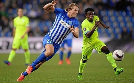 Sander Berge, en un partido con el Genk belga. Sander Berge, en un partido con el Genk belga.