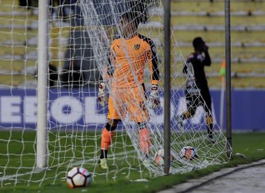 Peñarol busca mantener el invicto mientras que Nacional lo acecha un punto Peñarol busca mantener el invicto mientras que Nacional lo acecha un punto
